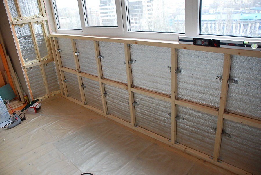 Обшивка балкона ПВХ-панелями изнутри: двойная выгода