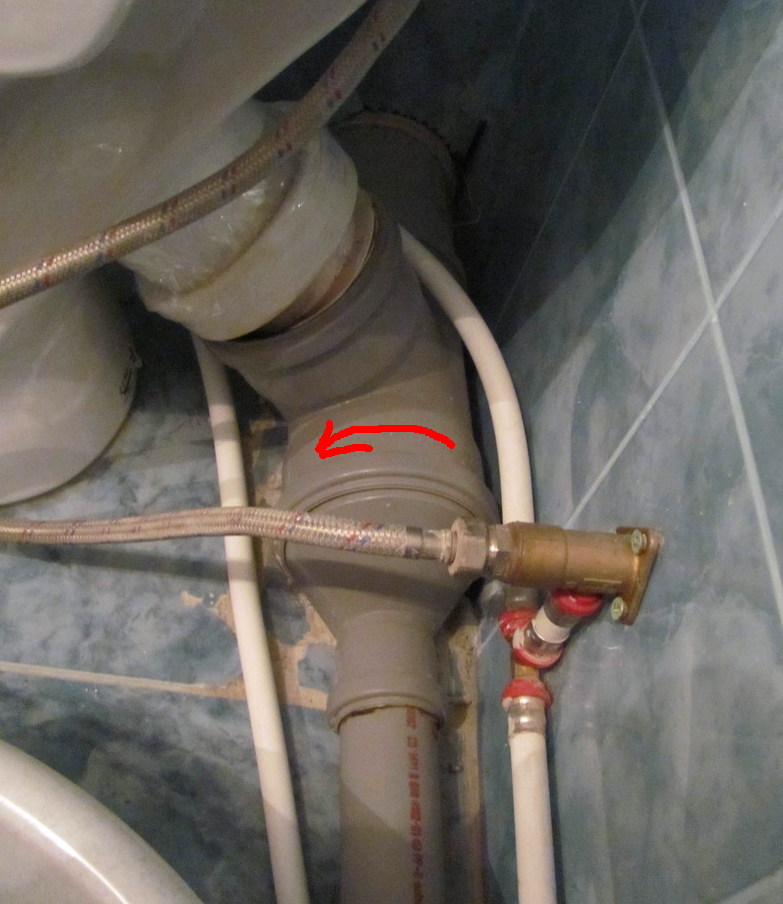 Запах в туалете канализацией: почему воняет из унитаза, что делать и как избавиться от запаха