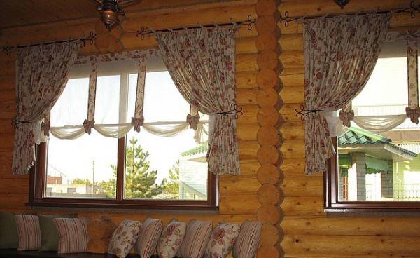 Необычные шторы на маленькие окна — более 10 советов