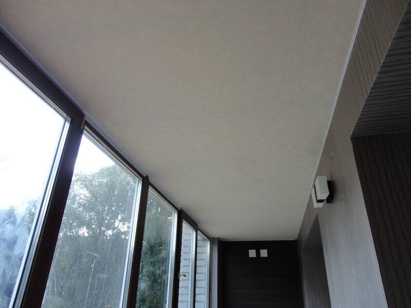 Потолок на балконе и лоджии. варианты отделки с фото