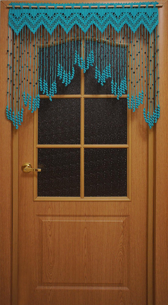 Висюльки из дерева и другого материала на дверной проем. фото штор на межкомнатные проемы