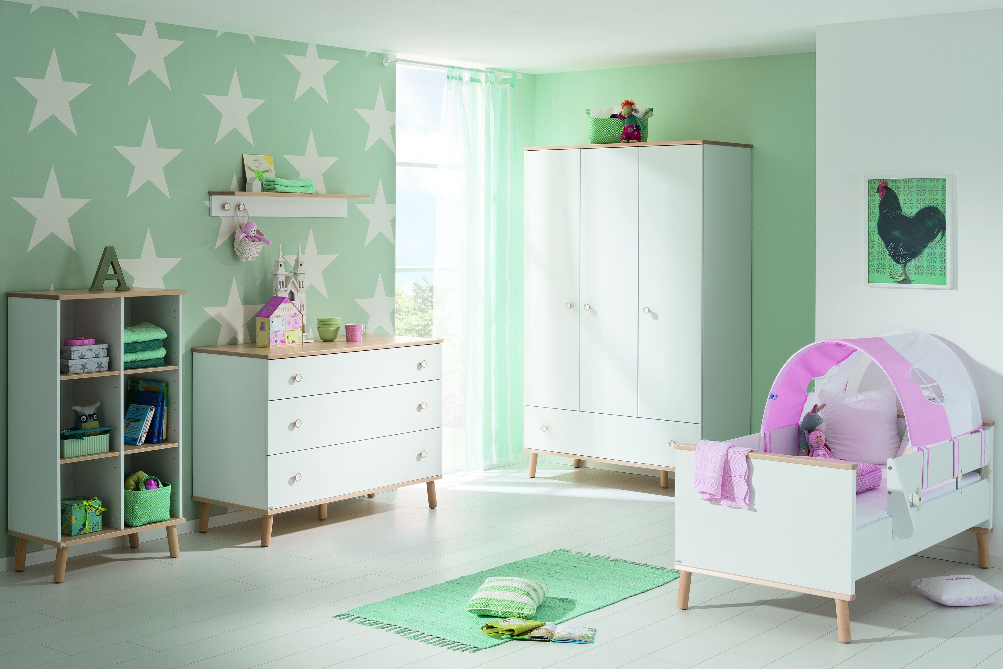 Дизайн детской комнаты для новорожденного: требования к материалам и помещению, как правильно оформить интерьер спальни, фото с примерами, как выбрать кроватку?