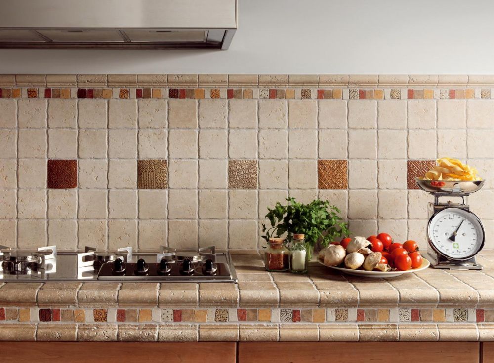 Мозаика для фартука кухни: укладка мозаики своими руками