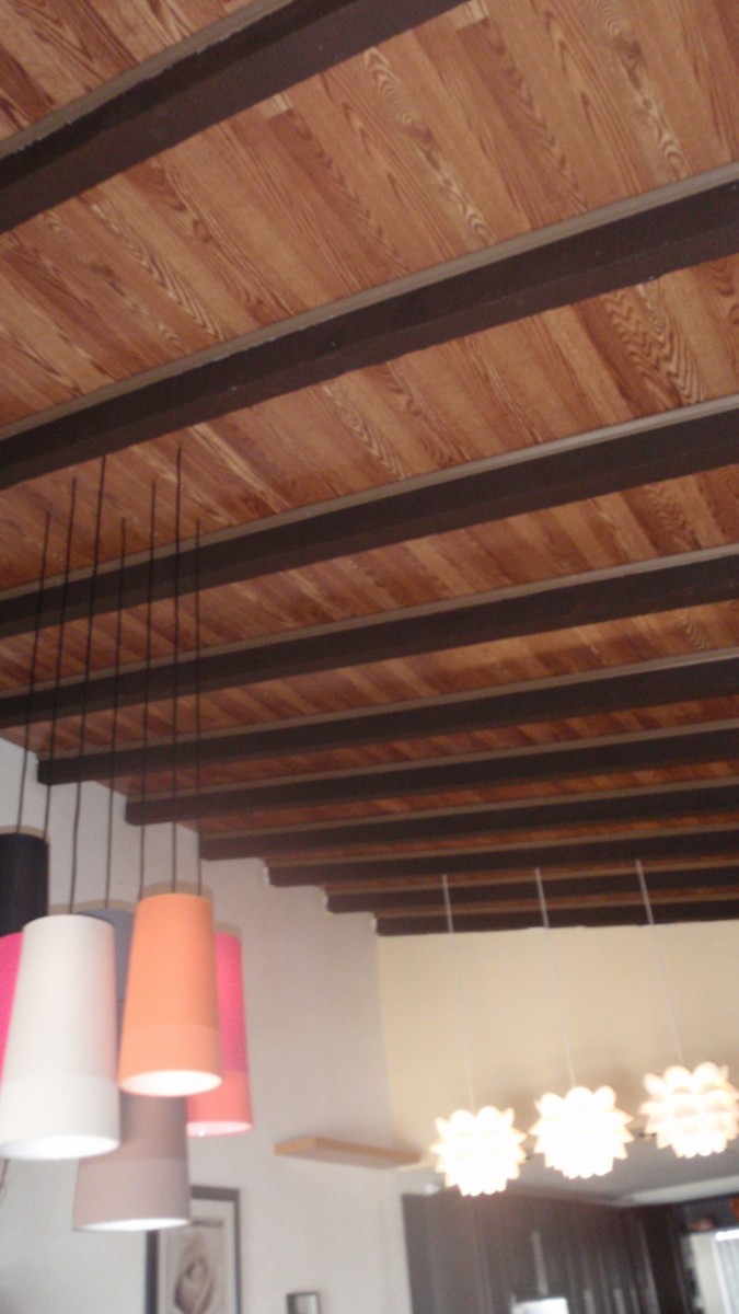 Ламинат на потолок – особенности и правила монтажа