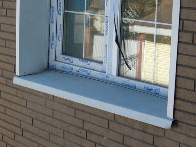 Установка металлического отлива на металлопластиковое окно своими руками