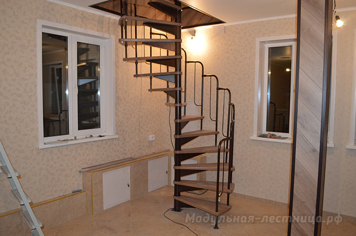 Лестницы для дома и дачи эконом класса на 2 этаж своими руками: дешево и выгодно