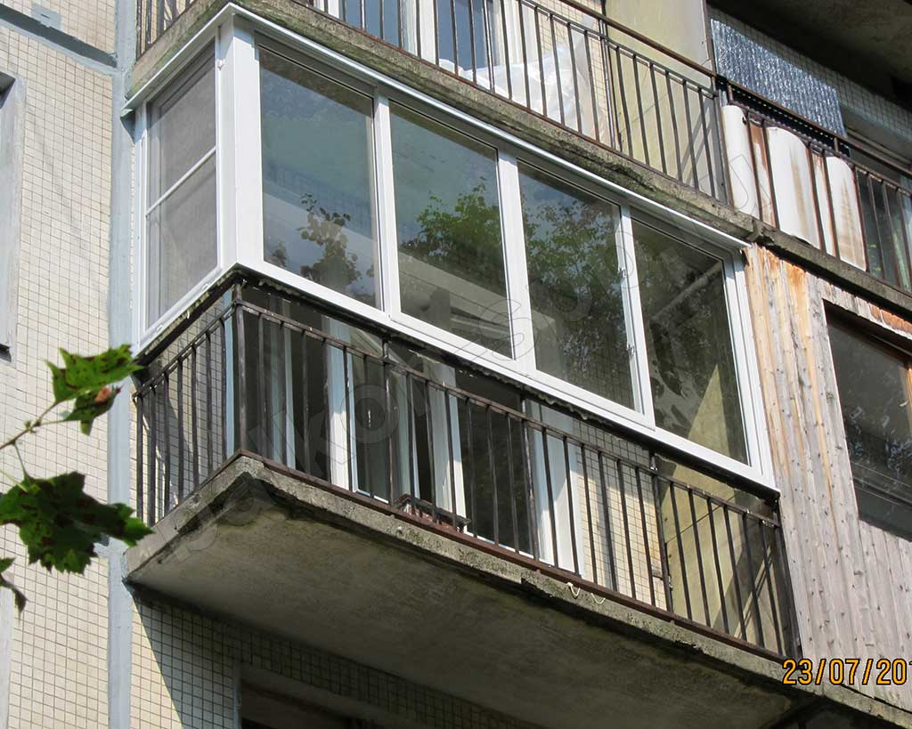 В санкт-петербурге будут штрафовать за незаконно застекленные балконы
