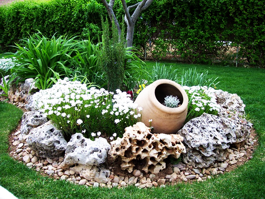 Камни-валуны в саду — идеи и правила оформления участка — ботаничка