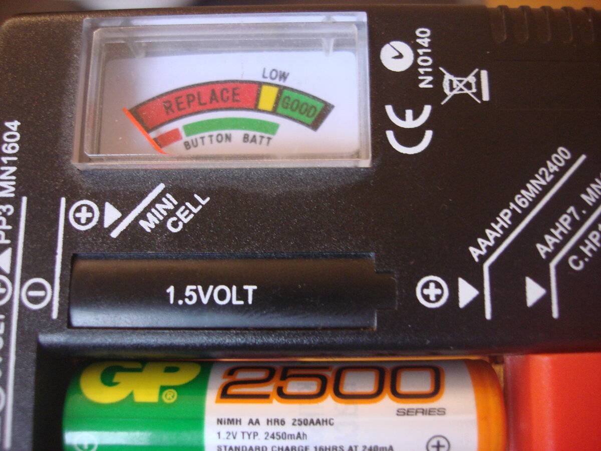 7 способов проверить батарейку - мультиметром, тестером и без прибора в домашних условиях.