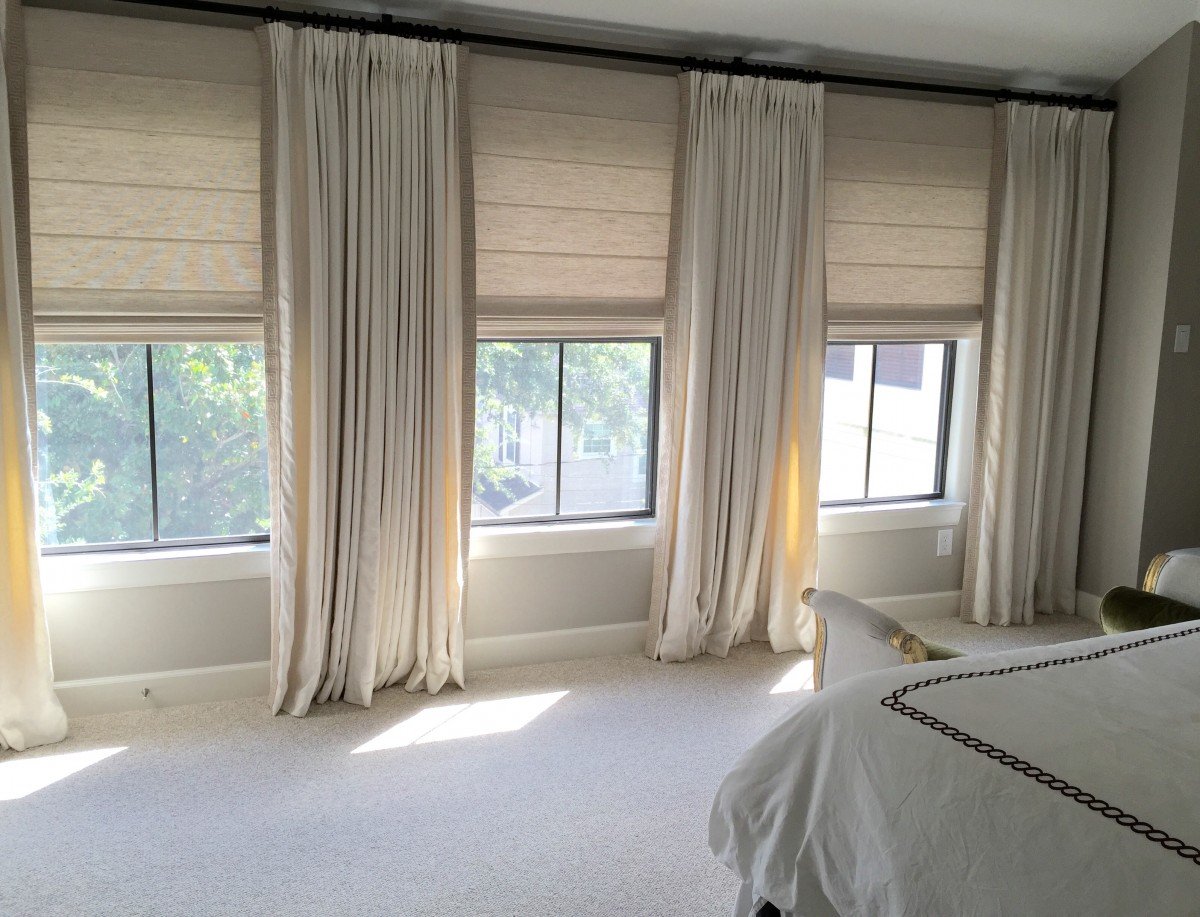 Оформление окон шторами, декорирование и идеи для витражных в интерьере, как украсить тюлем гостиную, варианты занавесок и наклейки на стекло