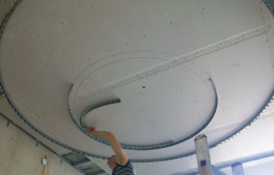 Фигурный потолок из гипсокартона своими руками, стили оформления, фото