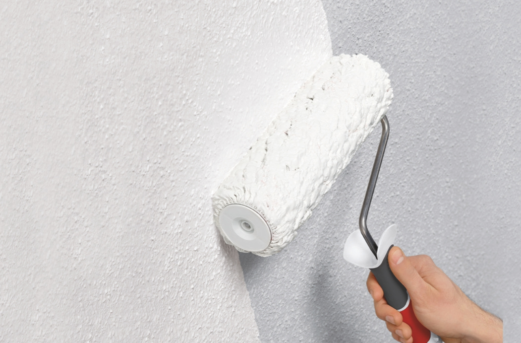 Перед покраской водоэмульсионной нужно грунтовать. Валики для покраски потолка. Валик для водоэмульсионной краски для стен. Валик для грунтовки стен. Валик для водоэмульсионной краски для потолка.