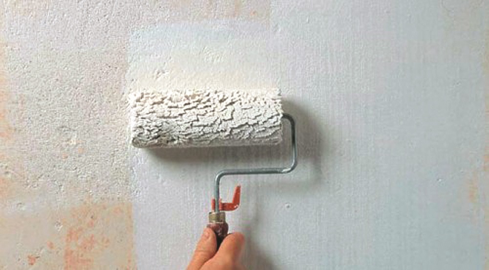 Сколько сохнет грунтовка на стенах перед шпаклевкой, покраской или поклейкой обоев
