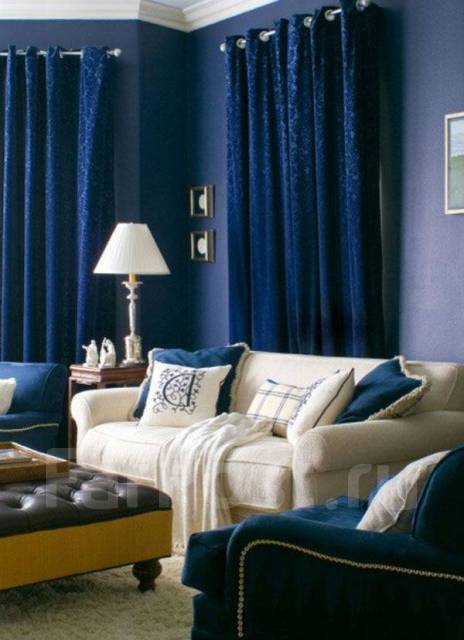 Синие шторы в интерьере гостиной, фото синих штор в спальне и зале
