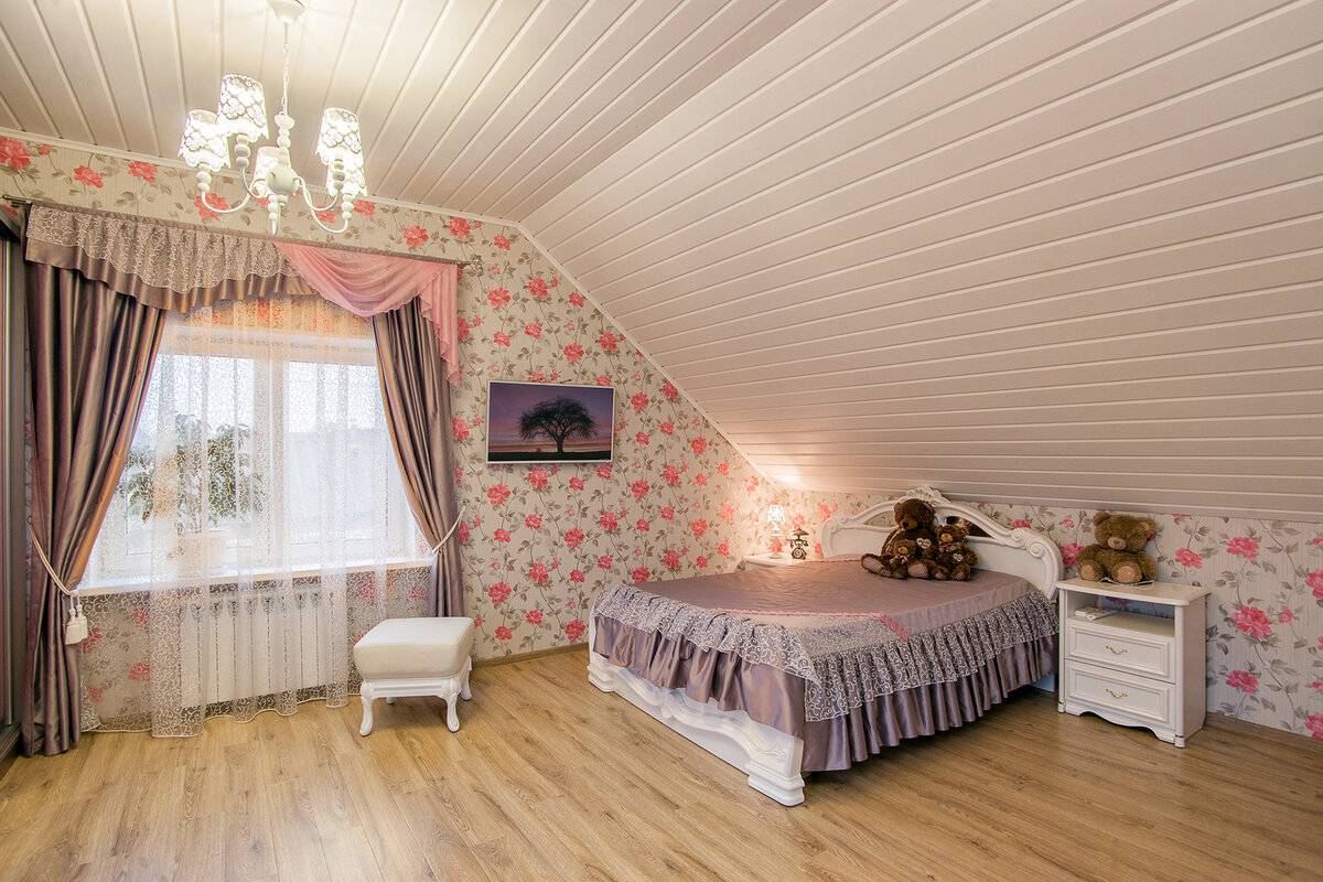 Потолок на мансарде: 200+ фото дизайна комнат со скошенным потолком