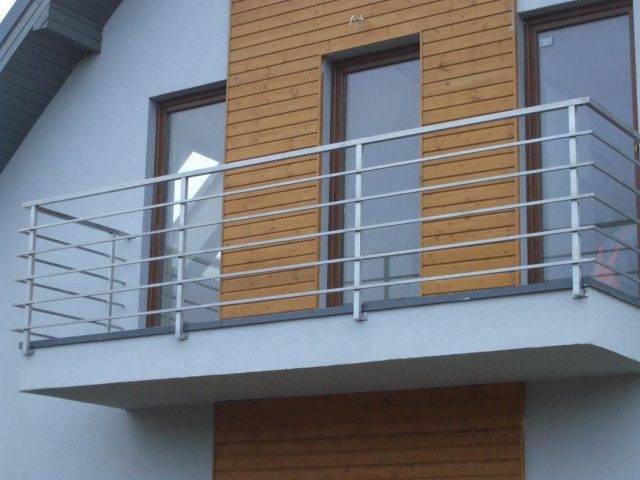 Разнообразие балконных ограждений — 3 критерия выбора