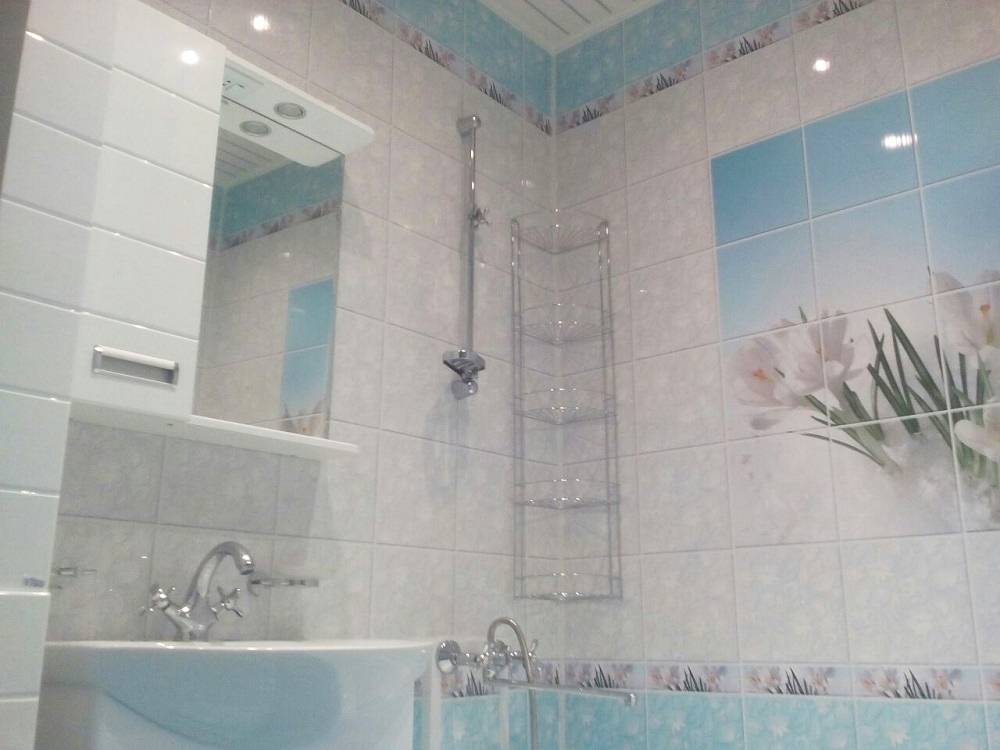 Ремонт туалета своими руками: отделка стен и потолка панелями пвх (30 фото) | дизайн и интерьер ванной комнаты