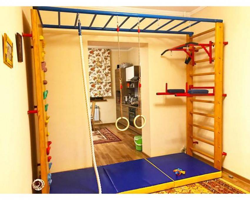 Спортивный уголок для детей в квартире: как компактно и безопасно разместить тренажеры