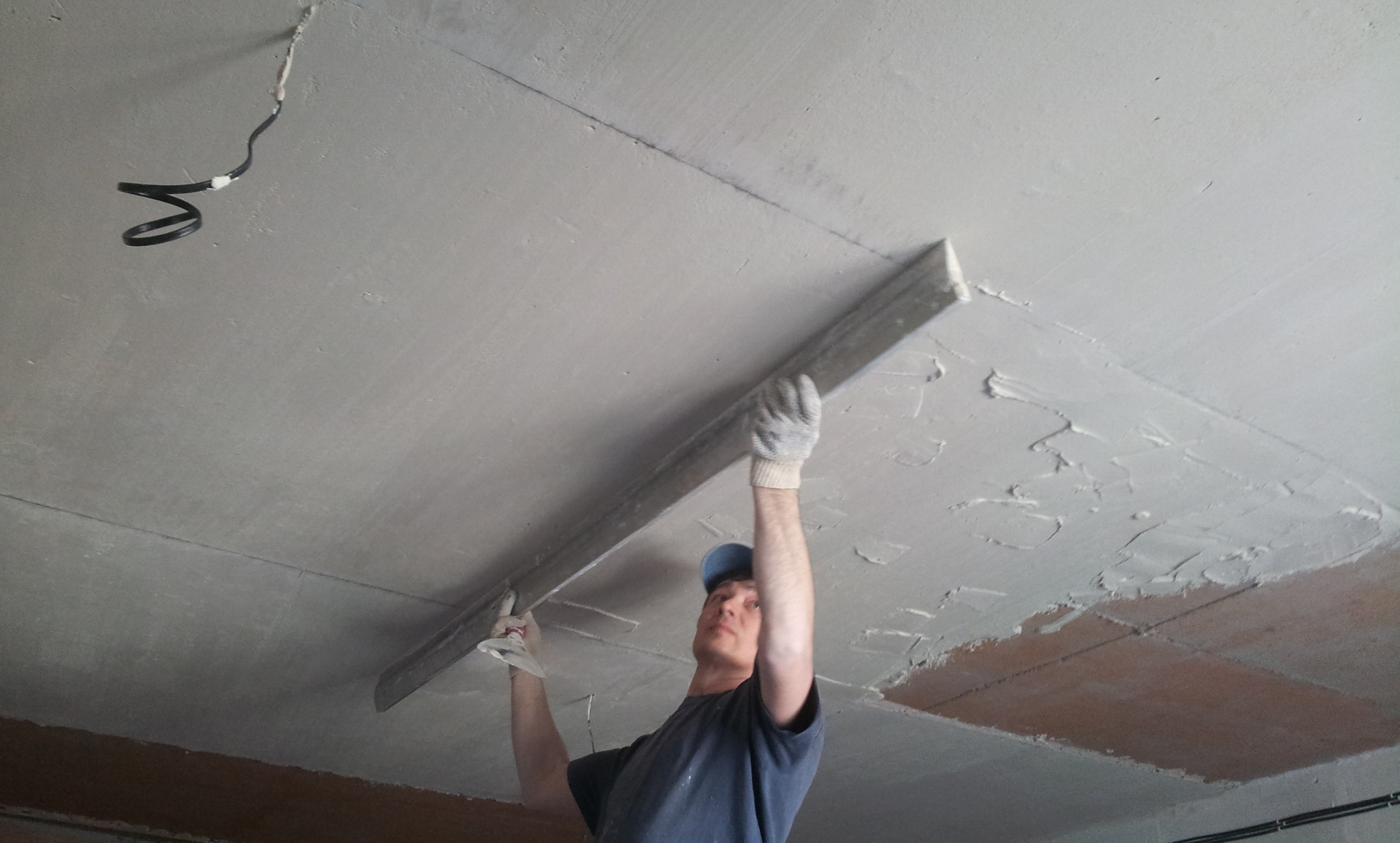 Тонкости процесса шпаклевки потолка - строй-шпаргалка