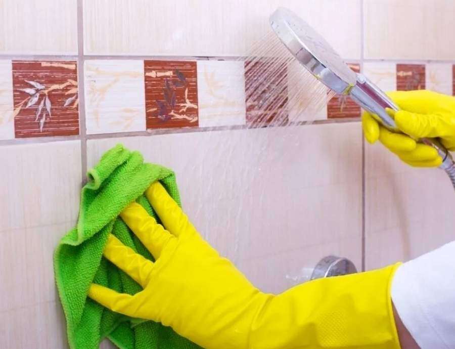 Как очистить плитку в ванной от мыльного и известкового налета, от грибка
