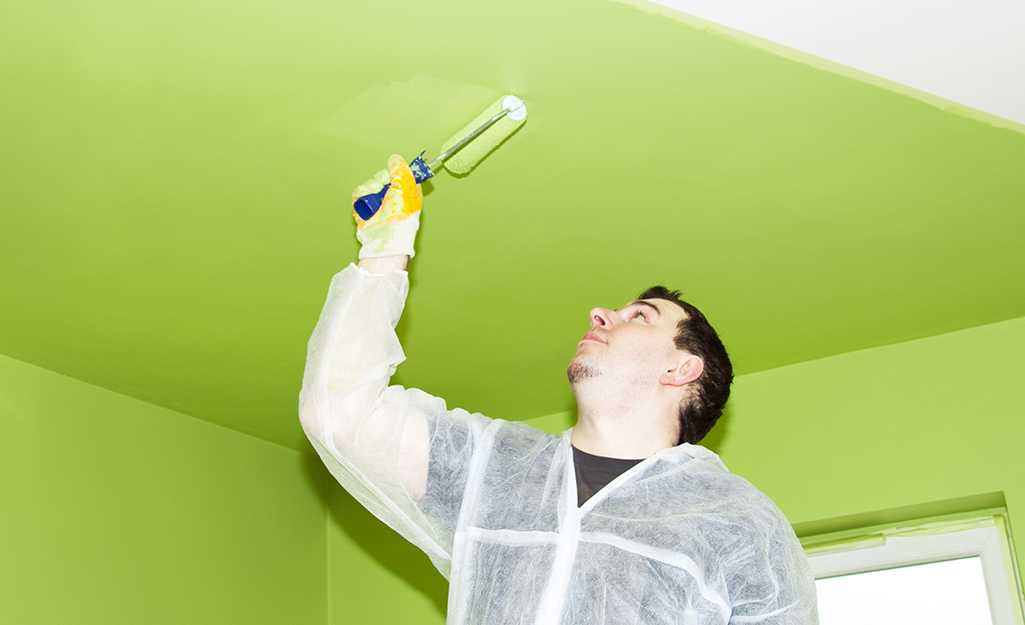 Какой краской лучше красить потолок из гипсокартона?