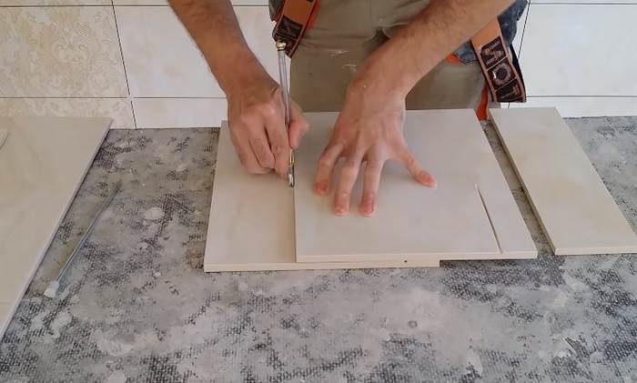 Чем резать плитку: резка керамической плитки плиткорезом, болгаркой и стеклорезом
