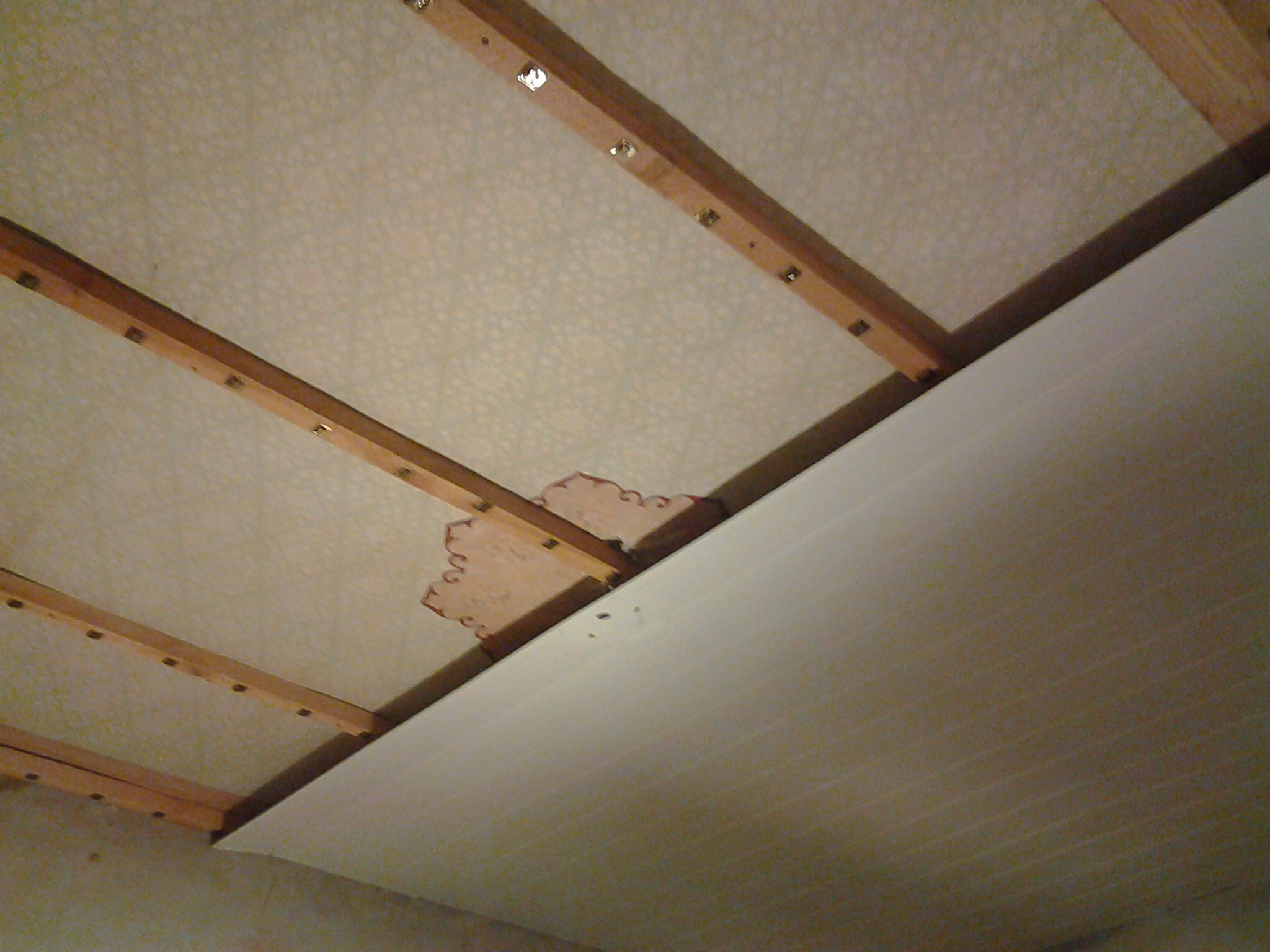 Обшивка гипсокартоном потолка по деревянным балкам - всё о гипсокартоне