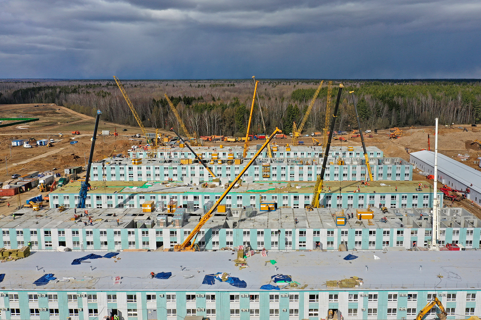 В Москве и Подмосковье полностью замораживают строительство