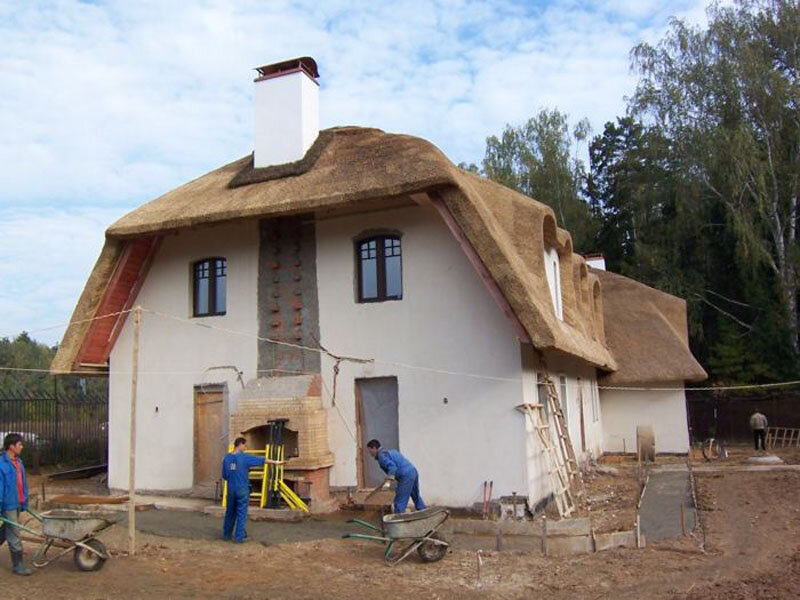 Чем покрасить деревянный дом внутри: советы профессионалов