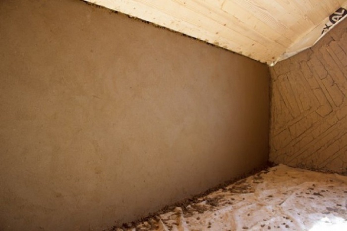 Как приготовить раствор из глины и песка для штукатурки стен?