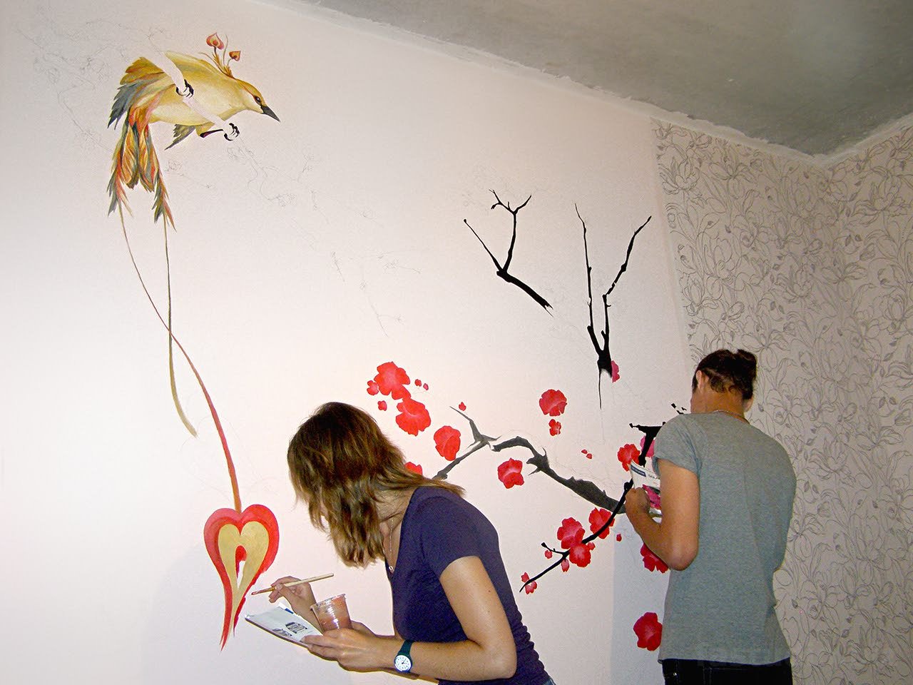 Разукрасить стену своими руками