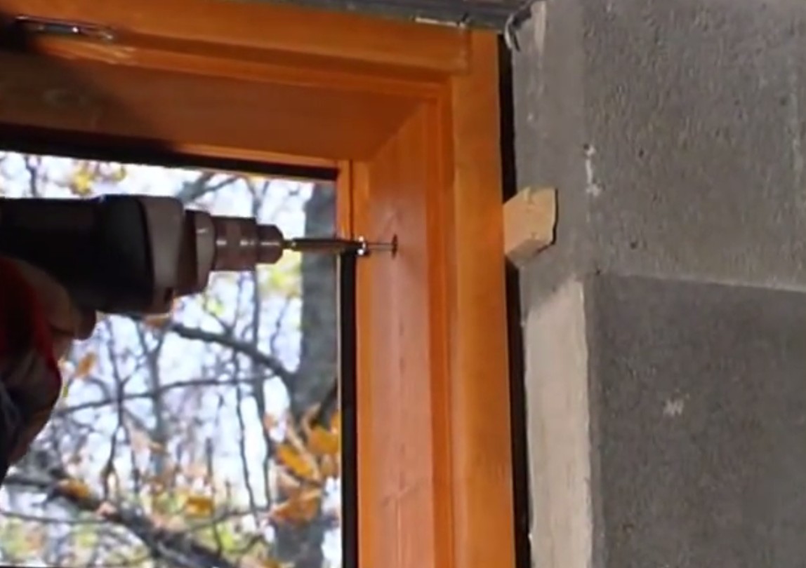 Установка пластикового окна своими руками: пошаговая инструкция, (фото + видео по монтажу)