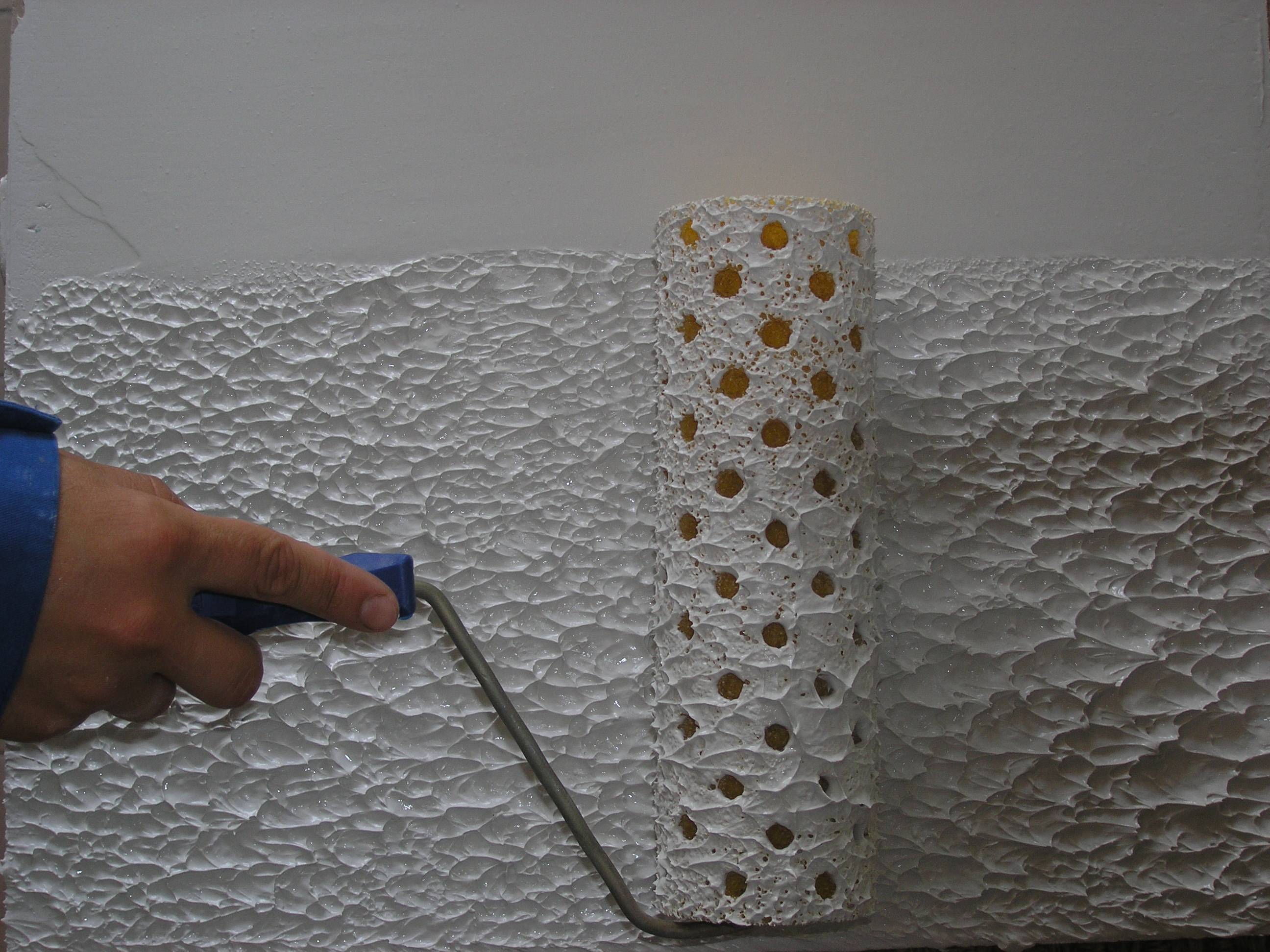 Нанесение декоративной штукатурки: виды фактур, техники нанесения на стены