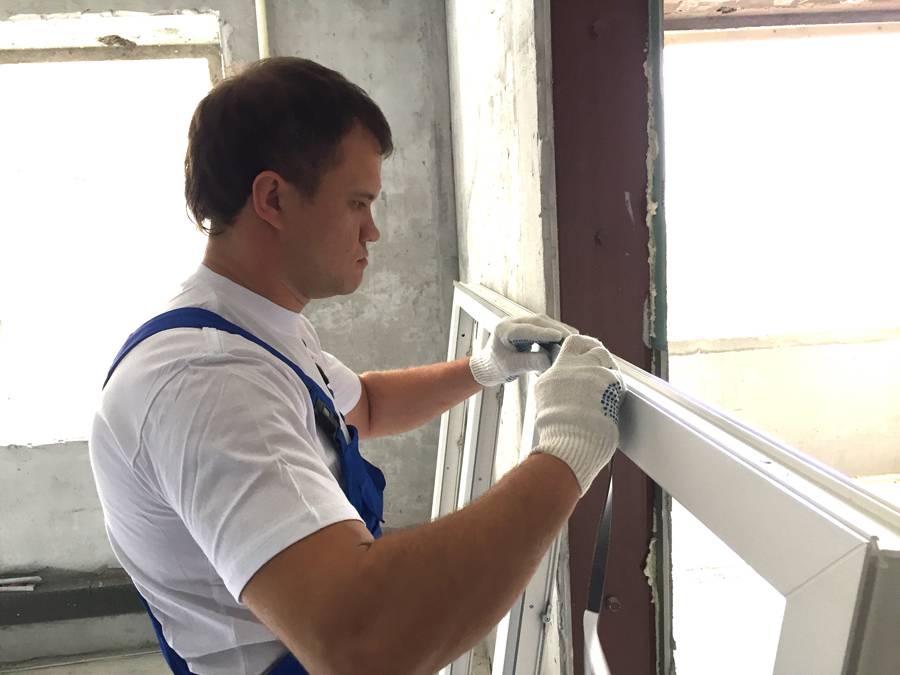 Как правильно установить пластиковое окно на балкон своими руками: пошаговая инструкция, видео