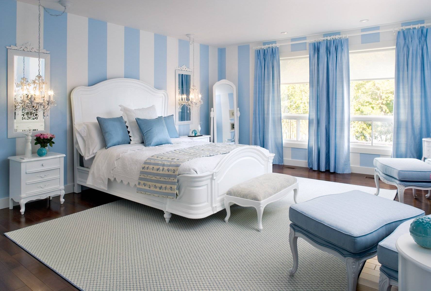 сине белый интерьер комнаты