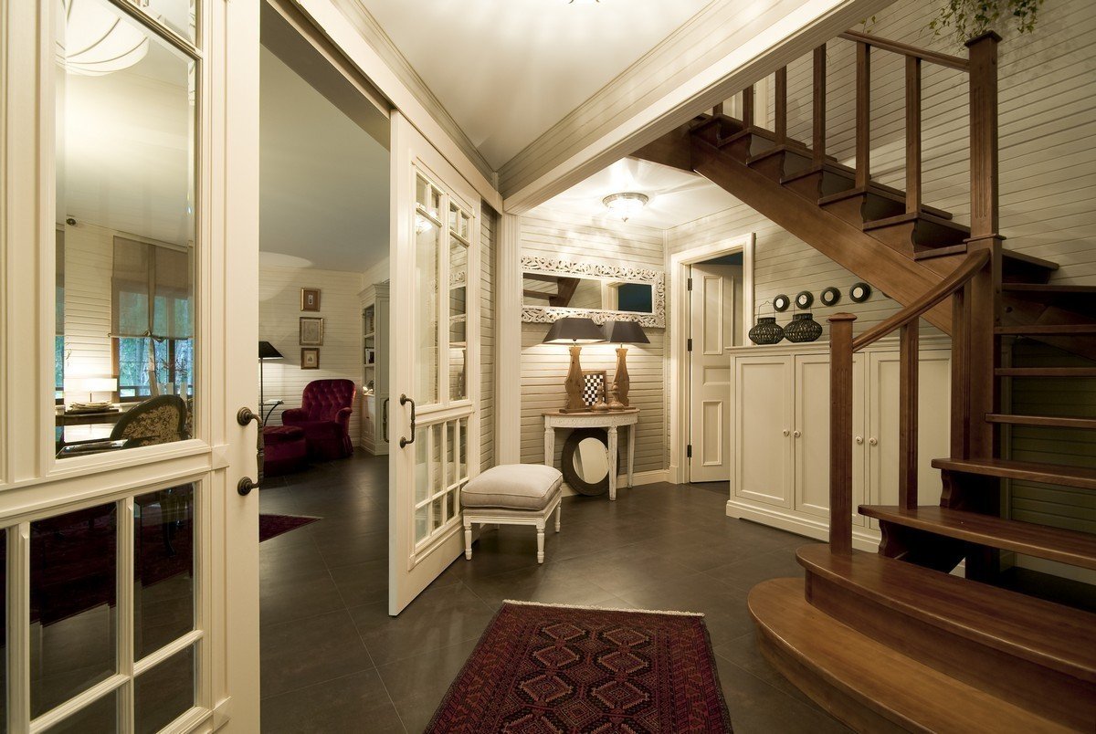 6 фото дизайна лестницы в гостиной на второй этаж: выбор, расположение, дизайн