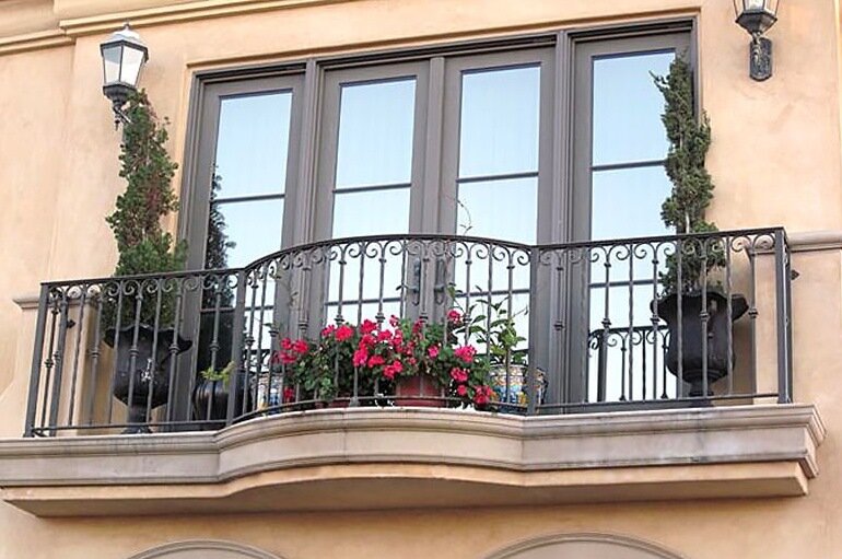 Кованый балкон: 100+ фото лучших примеров красивых ограждений