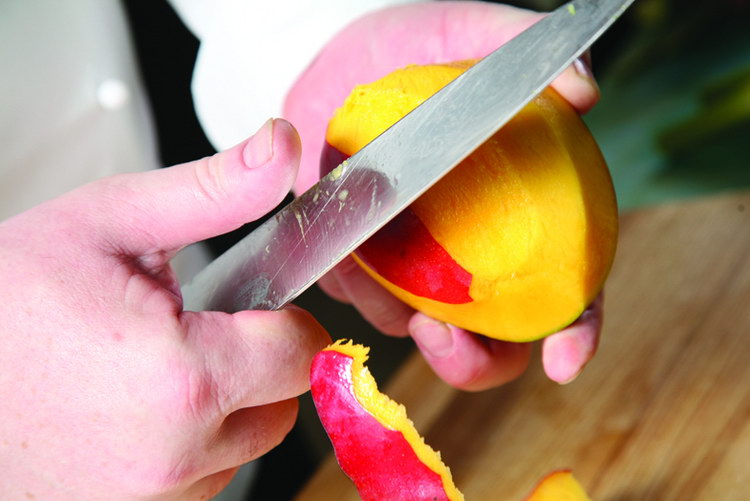 Как очистить, разделать, съесть манго и не обляпаться