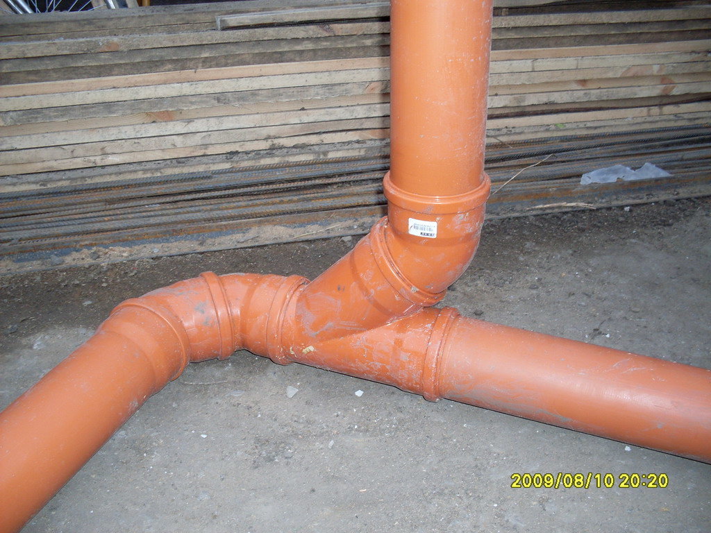 Какие трубы лучше для наружной канализации: материалы и свойства