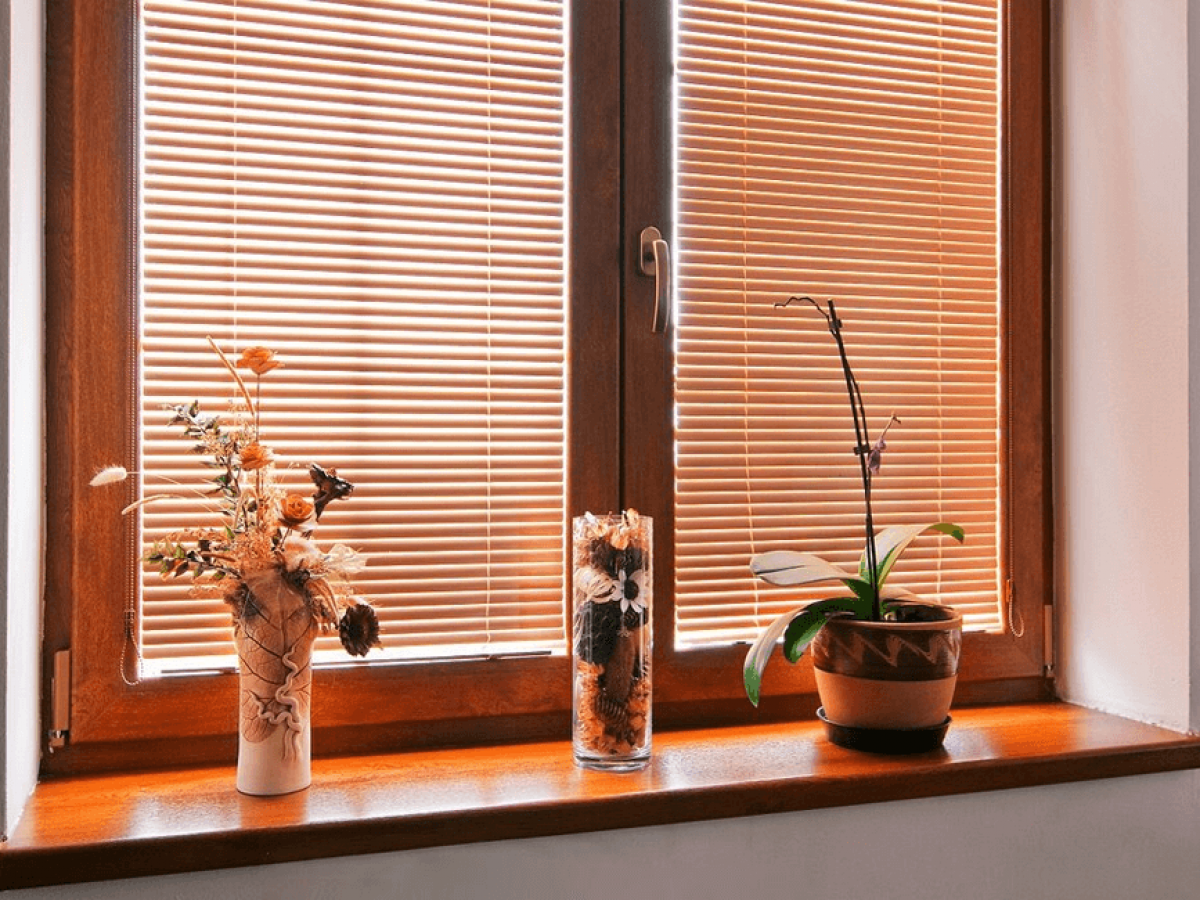 Горизонтальные жалюзи (66 фото) устройство, виды, идеи в интерьере для пластиковых окон окна