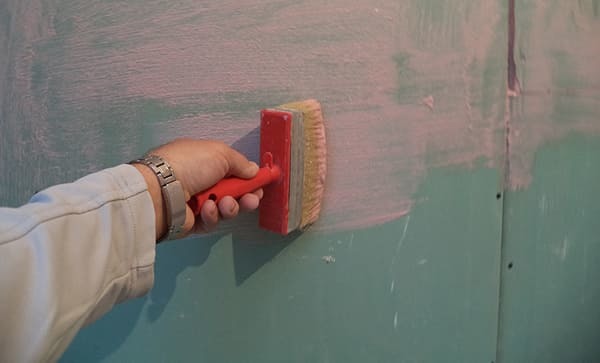 Подготовка стен в ванной под плитку: как правильно выравнивать и грунтовать?