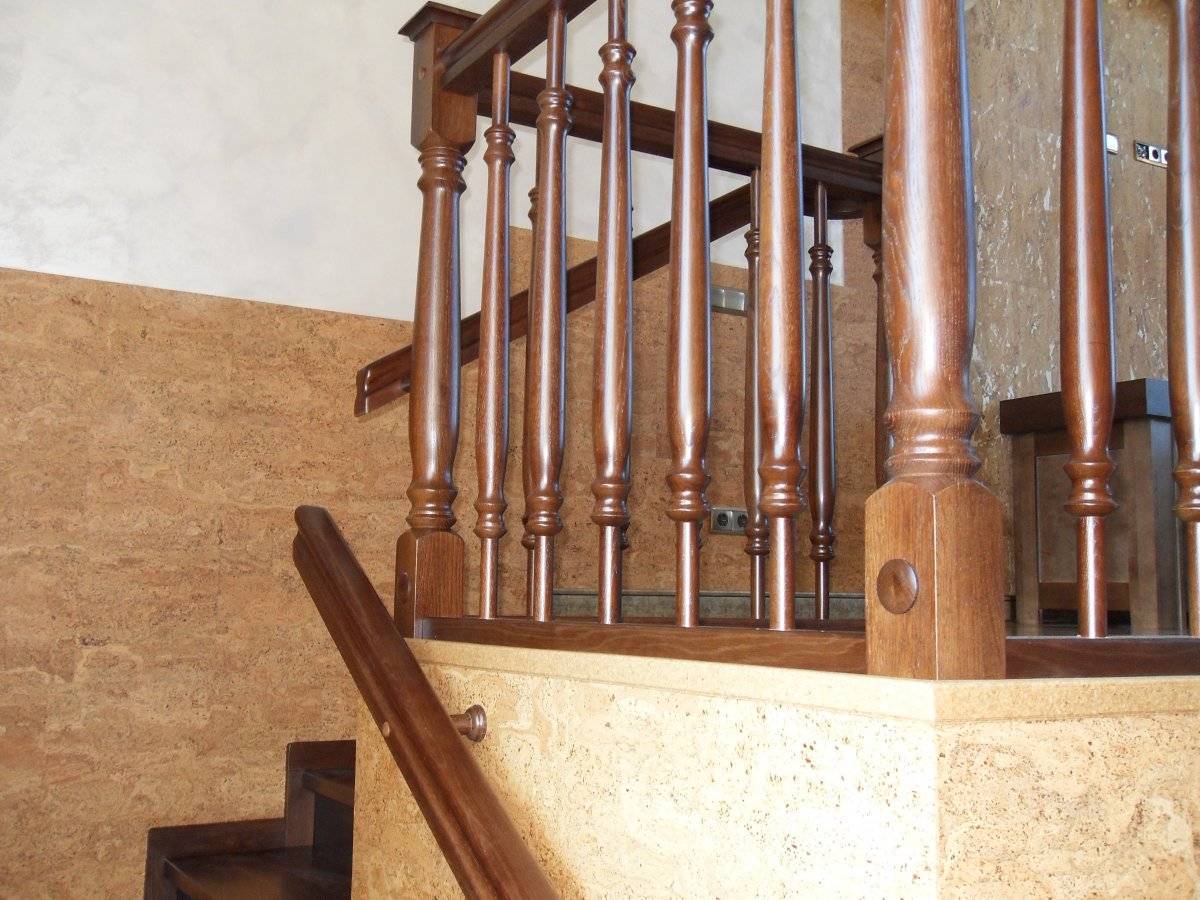 Как крепить балясины к лестнице своими руками: к тетиве, ступеням, полу