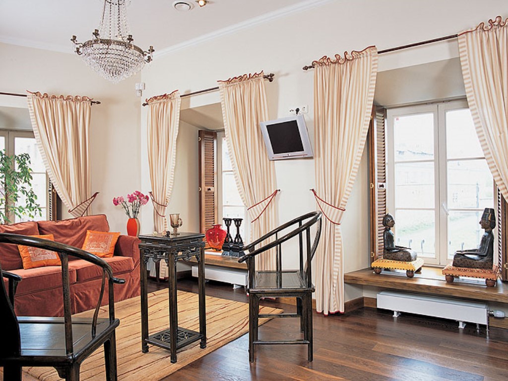Панорамные окна в квартире в пол, дизайн квартир с панорамными окнами, варианты интерьера