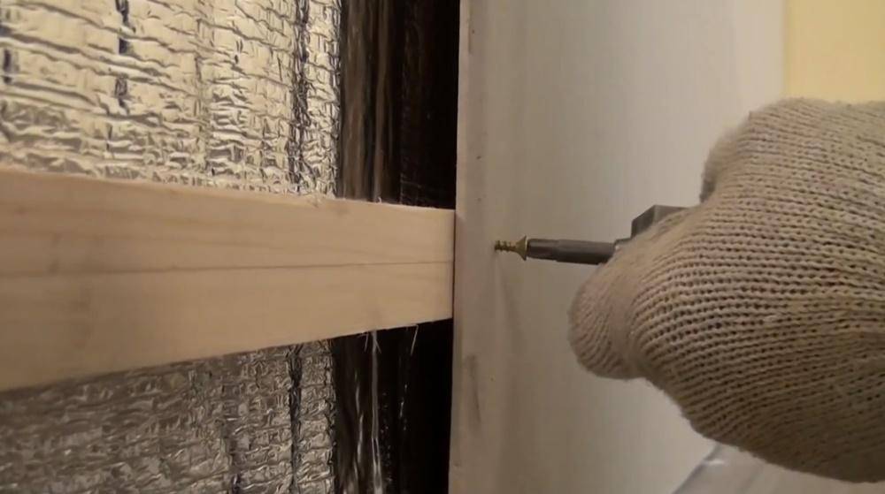 Как утеплить стену в квартире изнутри, если она холодная: материалы и способы