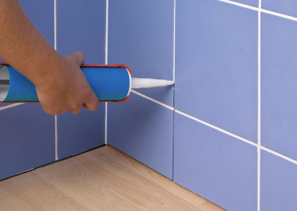 Затирка швов плитки в ванной своими руками: поэтапная инструкция